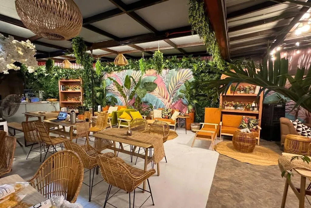 Apartment Bay Garden: Tropical Pool Villay Manila
