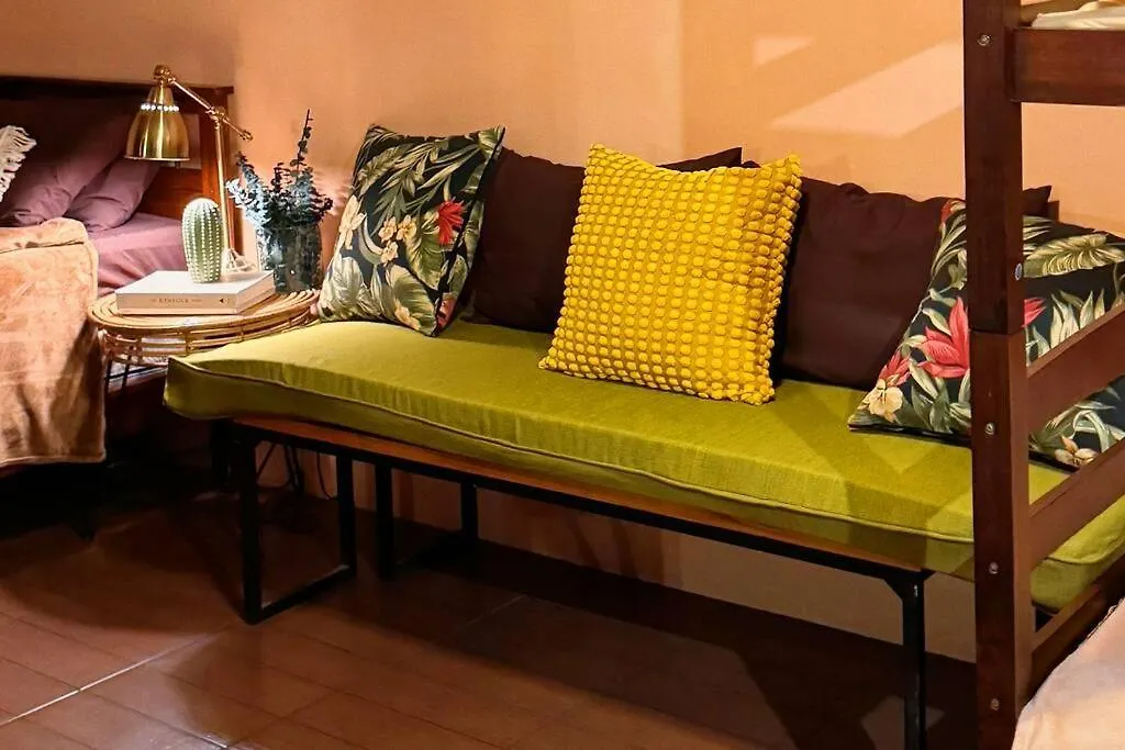 Apartment Bay Garden: Tropical Pool Villay Manila